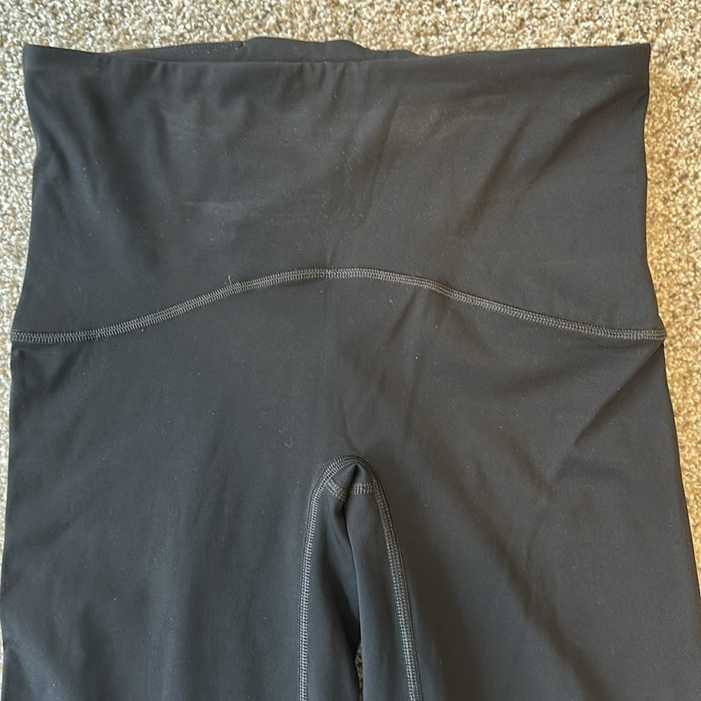 SPANX Booty Boost Flare Pant, Black, Size Large Petite, Like New - Picture 3 of 6